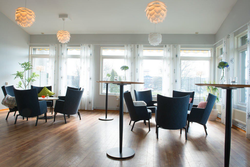 Urheberrecht: Niklas Hagelbeck Scandic-Uppsala-Nord-Conference-Lobby.jpg